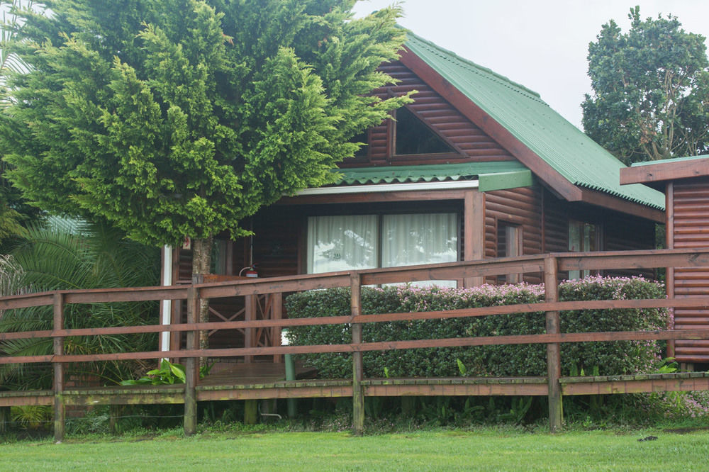 Beyond Urban Cottages Stormsrivier Exterior foto